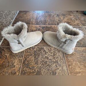 UGG Bailey Zip Mini Suede Pull On Boots- Goat Gray, Women’s Size 9